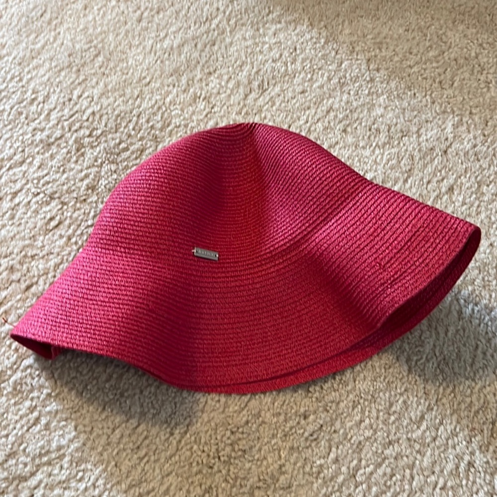 Red sun hat- never worn.. no tags.  Received as a gift